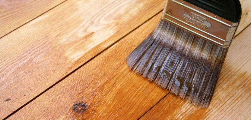 как правильно покрасить деревянный пол